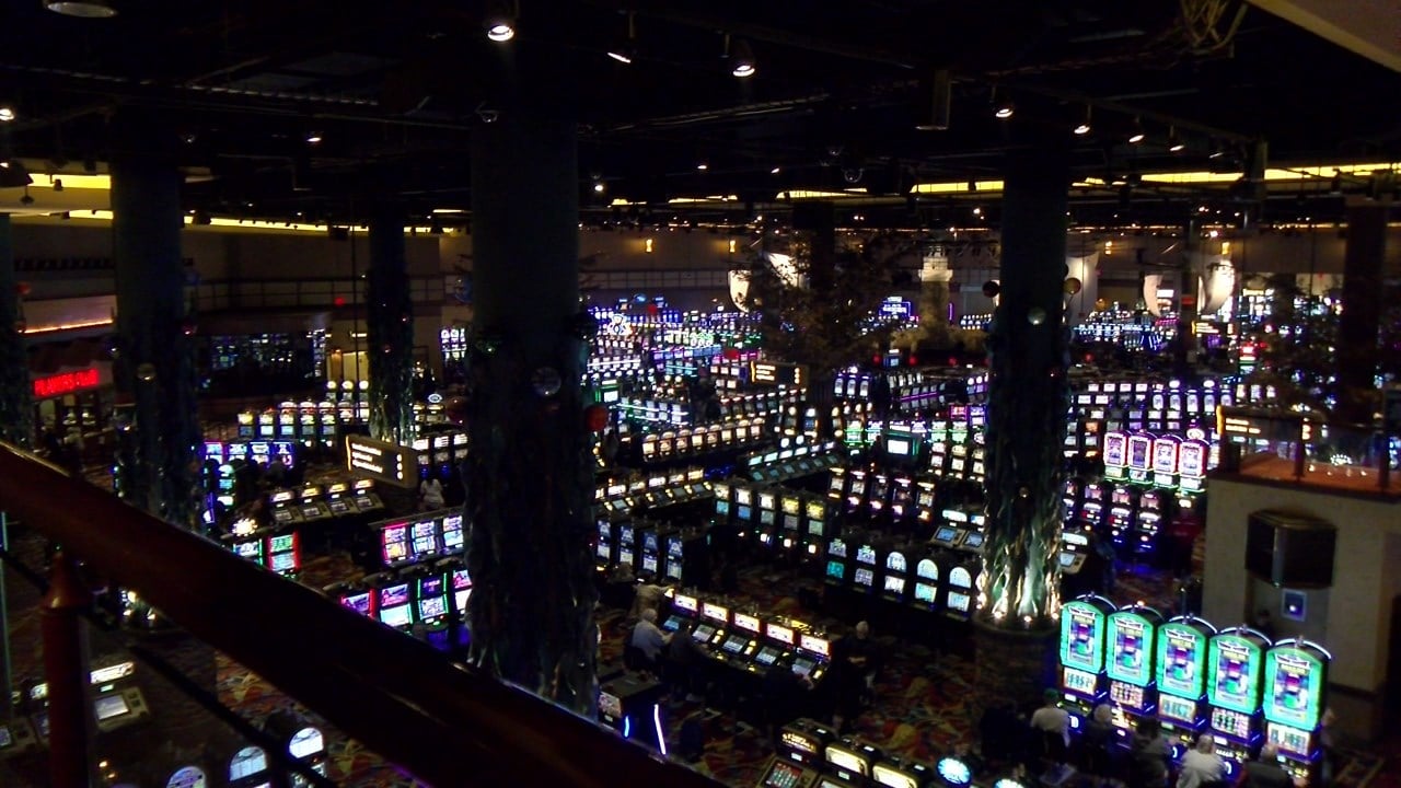 twin river casino poker