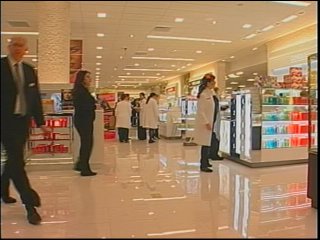 Macy's Re-Opens With Charity Event at Warwick Mall - ABC6 - Providence ...