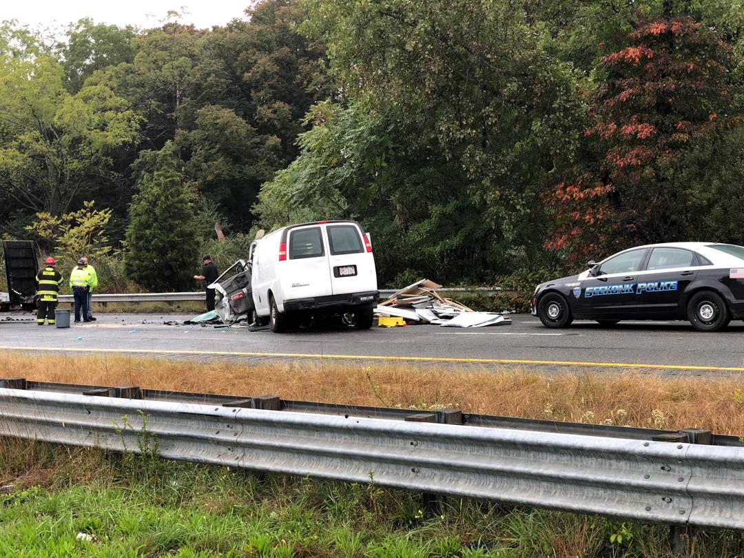 East Bridgewater Man Dead Following 195 Crash In Seekonk - ABC6 ...