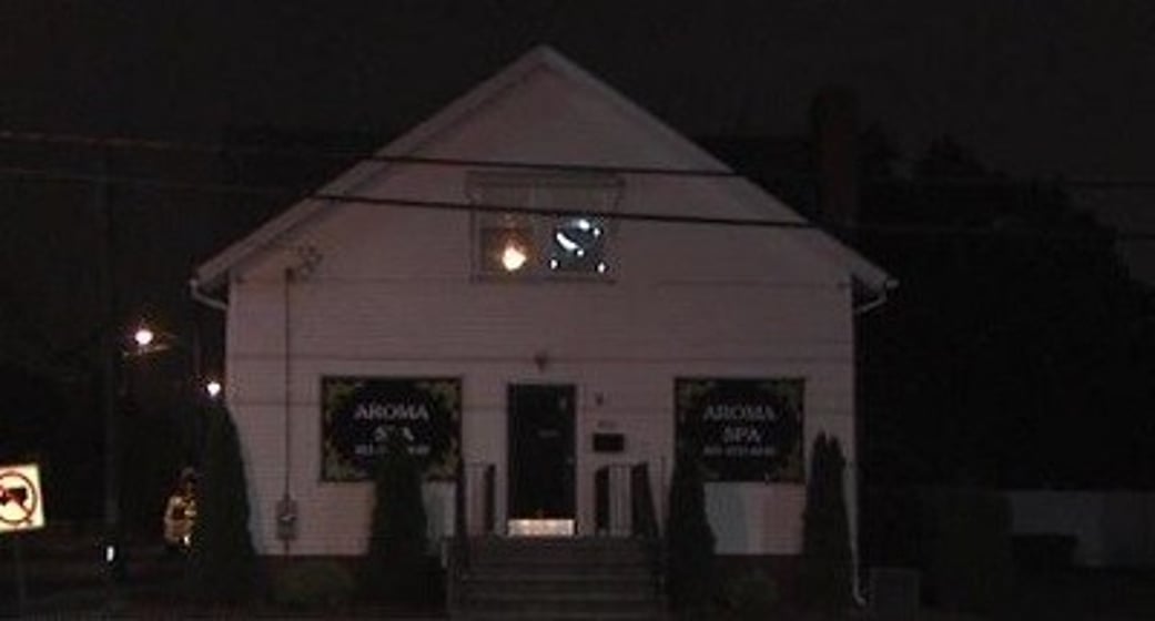 Tracy recommends best of Massage parlor providence Best porno 2020 Rimming threesome mff